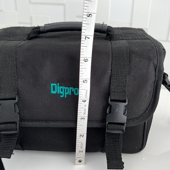 Camera and Camcorder Bag - Picture 5 of 11